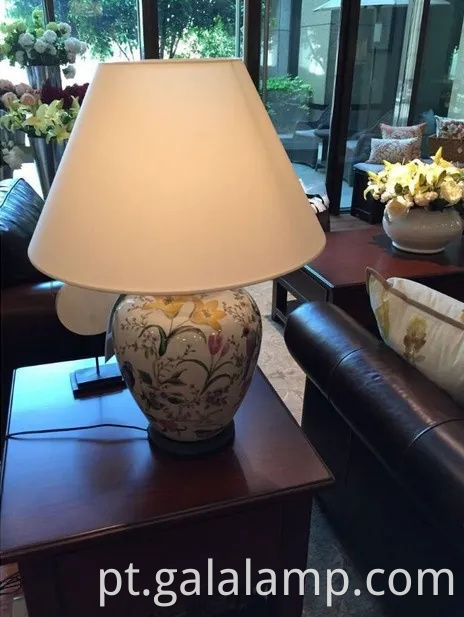 Lâmpada de cerâmica floral de coral requintada para decoração de casa elegante